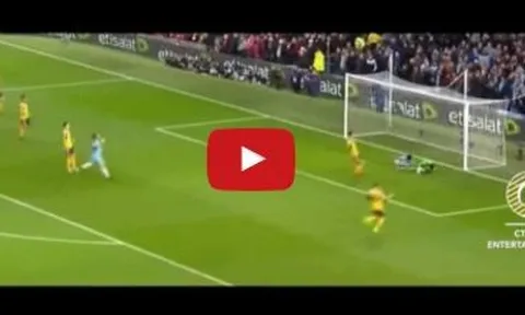 Pha bỏ lỡ tệ hại của Raheem Sterling vs Arsenal