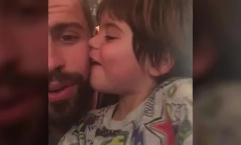 Pique và con trai 'đốn tim' fan hâm mộ với đoạn song ca mới nhất