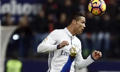 Ronaldo đổi màu tóc trước ngày công bố QBV