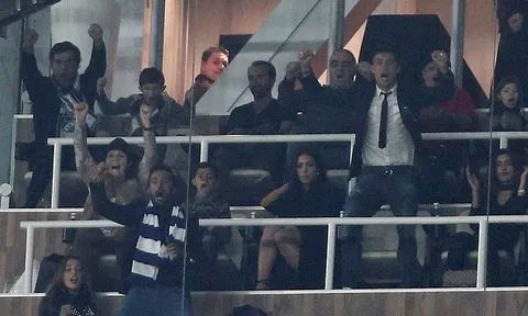 Làm ngơ lúc Real ghi bàn, bạn gái CR7 bị chế nhạo