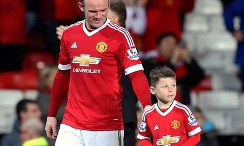 Rooney cho con trai sang kình địch Man City học đá bóng