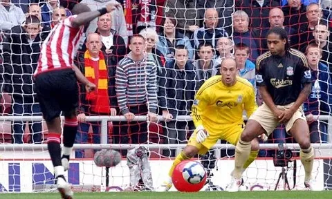 Sặc cười với bàn thua tức tưởi của Liverpool vs Sunderland (2009)