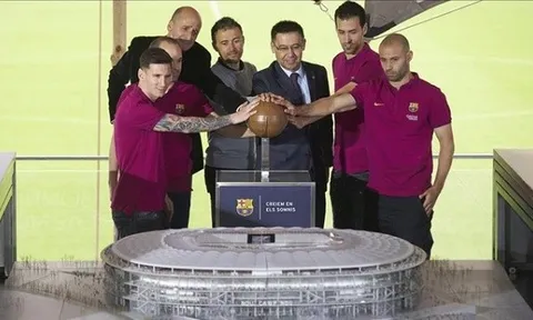 Sao Barca nhận quà Giáng sinh 'xịn' từ ban lãnh đạo