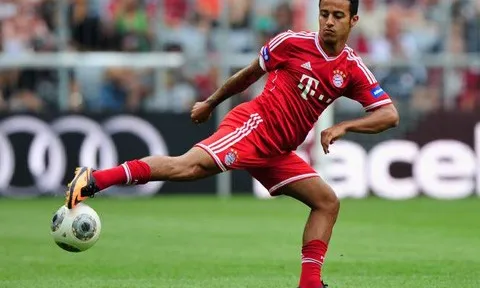 Sao Bayern tưởng ông già Nô en là đồng đội