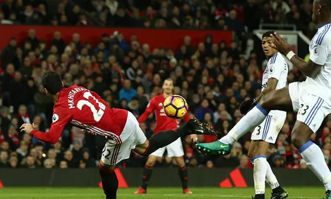 Siêu phẩm 'bò cạp' của Henrikh Mkhitaryan vs Sunderland