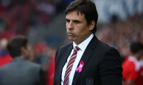 Swansea 've vãn' thuyền trưởng tuyển xứ Wales