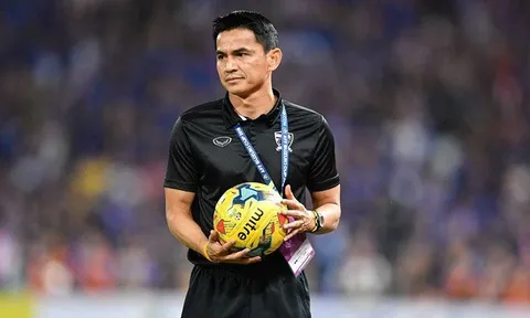 Thái Lan mời thầy cũ của Messi thay Kiatisuk?