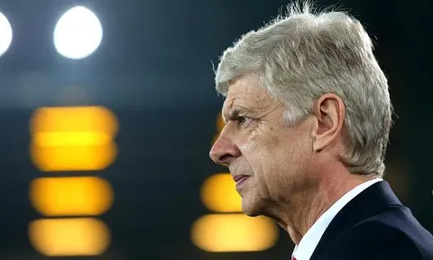 Thua Everton, HLV Wenger đổ lỗi cho... trọng tài