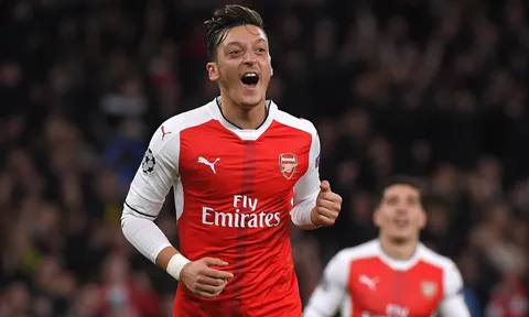 TRỰC TIẾP: Arsenal 3-1 Stoke City: Iwobi ghi bàn, dấu chấm hết cho Stoke?