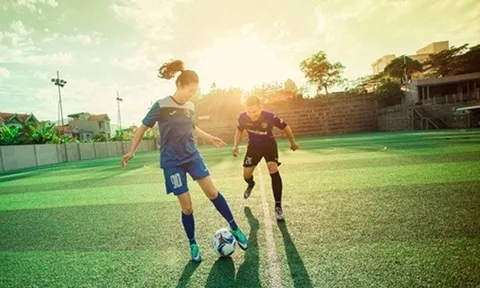 Tuyển thủ Việt Nam tung ảnh cưới lãng mạn sau AFF Cup
