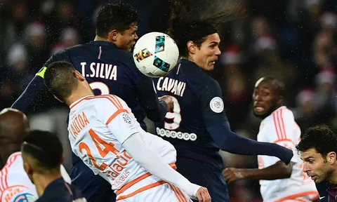 Vòng 19 Ligue 1: Balotelli nhận thẻ đỏ, Nice bị cầm hòa; PSG đại thắng