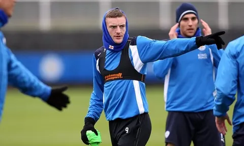 Vừa hạ Man City, Ranieri vẫn lo lắng
