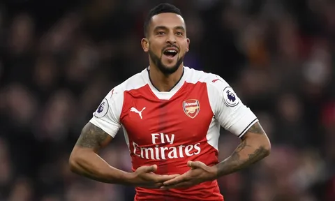 Walcott khen tài dùng người Wenger