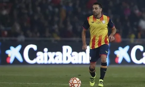Xavi xúc động trong ngày trở lại khoác áo xứ Catalan