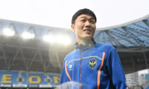 Xuân Trường chính thức khoác áo Gangwon FC