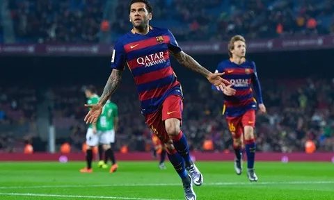Vì sao Alves muốn rời Barcelona?