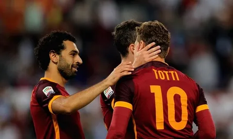 01h45 ngày 19/09, Fiorentina vs AS Roma: Vẫn cần Totti