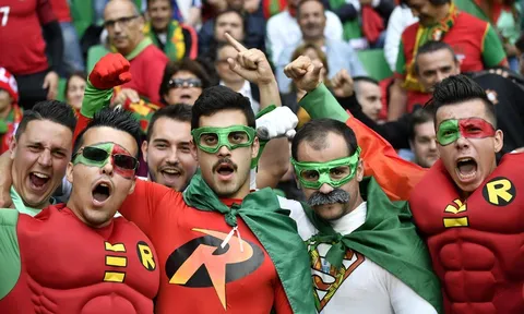 Được "siêu nhân" lẫn người đẹp cổ vũ, Ronaldo vẫn mờ nhạt cả trận đấu