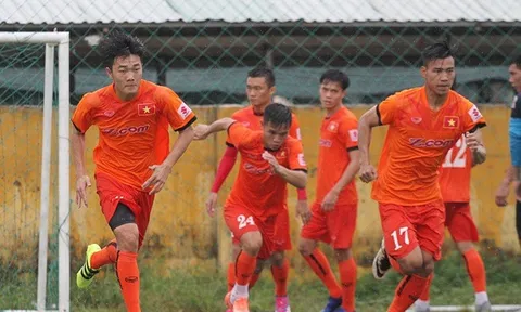 Về Việt Nam, Xuân Trường đội mưa tập luyện cùng đồng đội