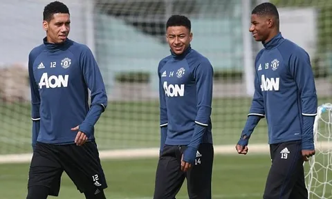 Smalling trở lại tập luyện, M.U quyết giành Siêu Cúp