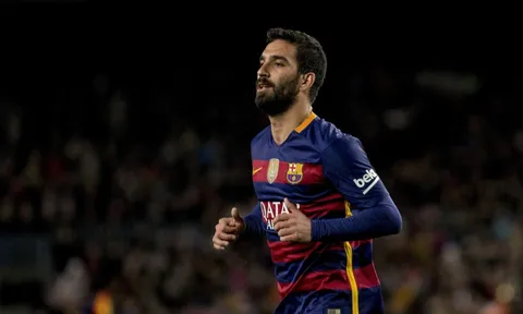 10 cầu thủ chuyền bóng hay nhất châu Âu: Arda Turan vượt bậc