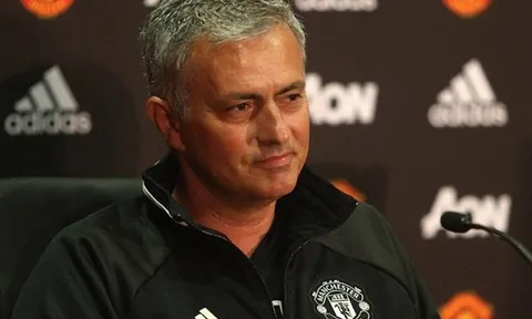 Mourinho không quên 'đá xoáy' Wenger và Van Gaal