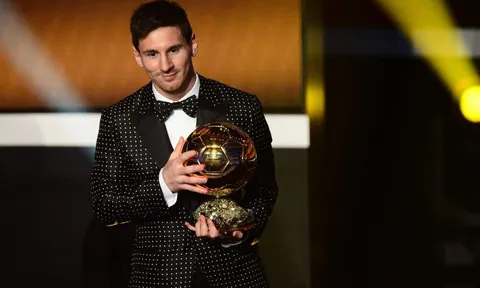 13 kỉ lục thế giới được nắm giữ bởi Lionel Messi
