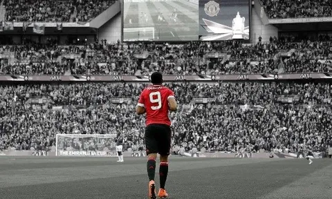 Martial bỏ theo dõi M.U trên mạng xã hội, fan Quỷ đỏ phát hoảng
