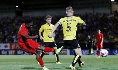 Vòng 2 League Cup: Chelsea thắng nhọc Bristol Rovers, Liverpool hủy diệt Burton