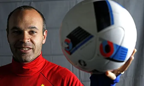 Những ngày đáng quên nhất của Iniesta là ở La Masia