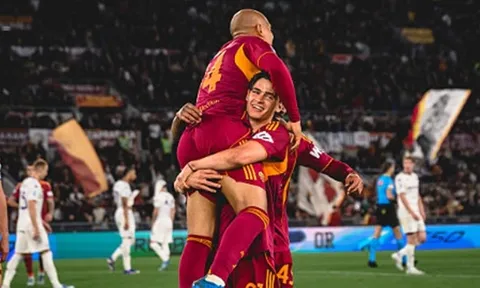 Vùi dập Fiorentina 4-0, Roma áp sát cuộc đua top 4 Serie A