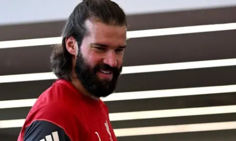 Tin đồn chuyển nhượng sáng 5/5: Juventus săn đón Alisson; Real Madrid nhắm Emery
