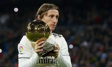 Luka Modric và đôi ống chân bằng gỗ đến Quả bóng vàng