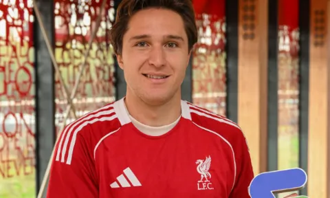 Federico Chiesa sẵn sàng giảm lương để rời Liverpool