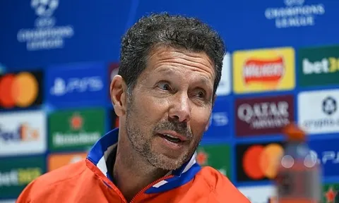 Simeone nêu lý do Atletico đổi khách sạn trước trận gặp Arsenal