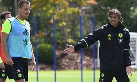 Conte và bài toán "quyền lực đen" ở Stamford Bridge