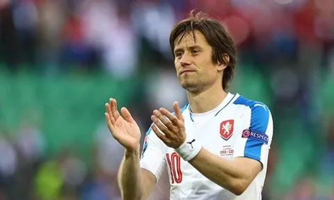 Chùm ảnh Rosicky chia tay kỳ EURO cuối cùng