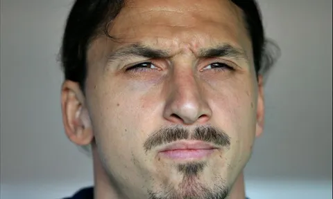 Tiết lộ lí do Ibrahimovic chưa đến Man United