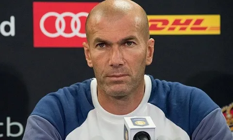 Chủ tịch Real giúp Zidane thoát cảnh 'bèo bọt'