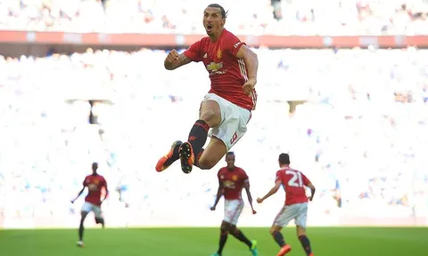 Ibra tỏa sáng, M.U vô địch Siêu cúp trong ngày đón Pogba