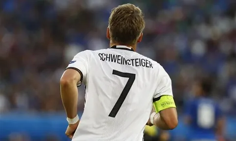 M.U sắp tìm được bến đỗ mới cho Schweinsteiger