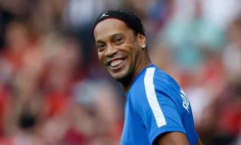 5 bàn/trận, Ronaldinho làm bùng nổ làng futsal thế giới
