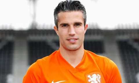 Không có chuyện Van Persie quay lại Anh