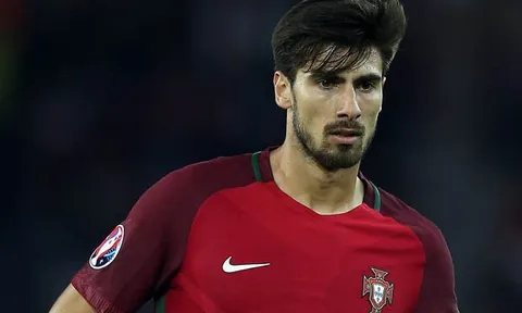 Vừa nhập cuộc, Barca đã có lợi thế trong thương vụ Gomes