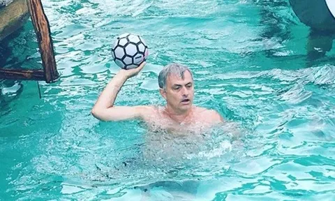 Điểm tin hậu trường 24/6: Mourinho ‘tung tăng’ trước núi công việc; Cầu thủ bị đuổi vì… xì hơi ngay trên sân