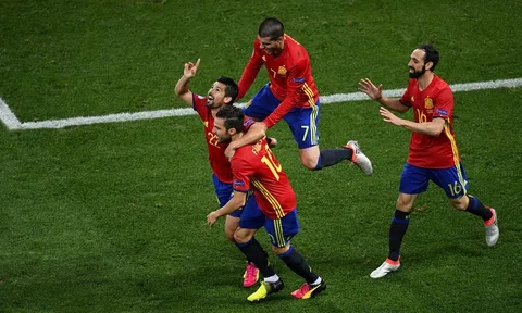 Morata lập cú đúp, Tây Ban Nha đè bẹp Thổ Nhĩ Kỳ
