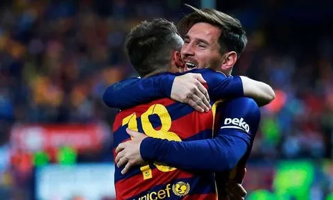 Không cần so sánh với Ronaldo, Messi là cầu thủ hay nhất thế giới