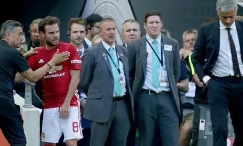 HLV Mourinho giải thích lí do thay Juan Mata vào phút cuối