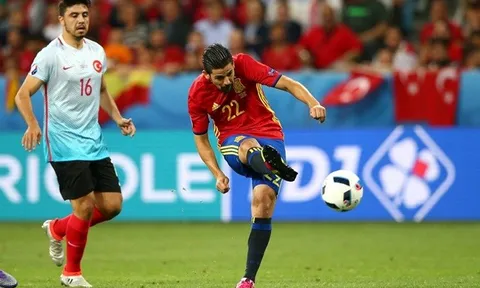 Vừa đá một trận, Nolito đã đi vào lịch sử