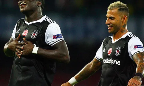 Aboubakar sắm vai hung thần, Napoli thua đau trên sân nhà